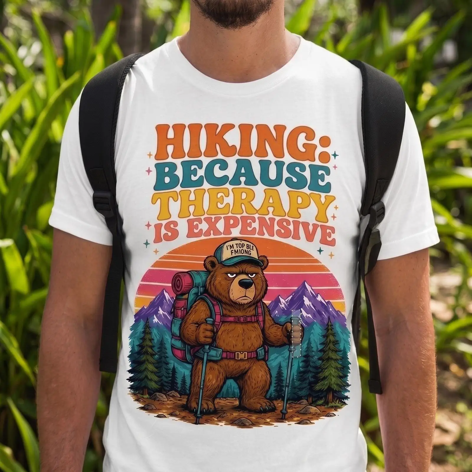 Outdoor Adventure Therapy - เสื้อยืดลายหมีขี้เล่นสไตล์ฮายคัลสำหรับการเดินป่า แนวเรโทร ผจญภัยกลางแจ้ง วินเทจ ผ่านการซักแล้ว สวมใส่สบาย